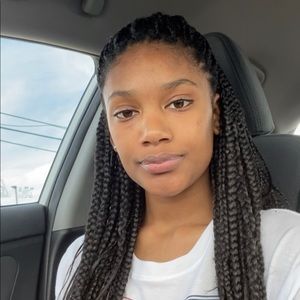 Meet your Posher, Naiyloni